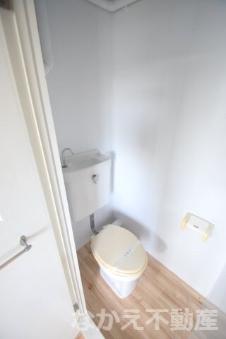 物件内観写真7　(ゆったりとした空間のトイレです)