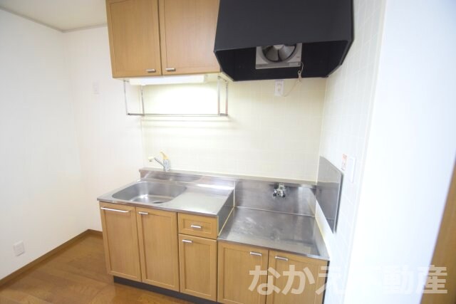 物件内観写真7　(コンパクトなキッチンで掃除もラクラク)