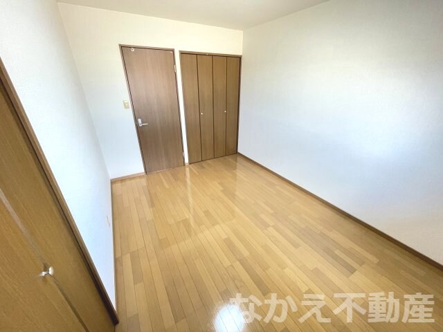 物件内観写真3　(物件の内装です)