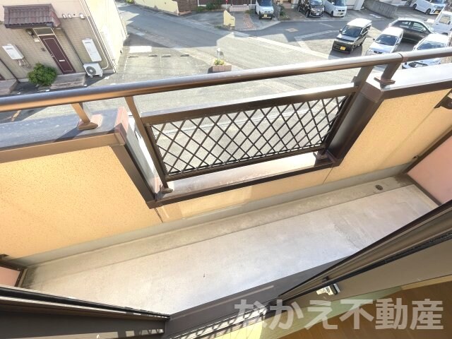 物件内観写真10　(暖かな日差しのふりそそぐバルコニー)