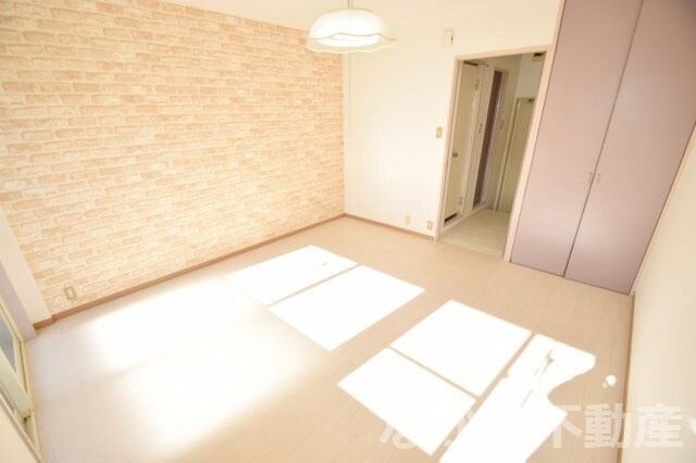 物件内観写真2　(使いやすいリビングです)