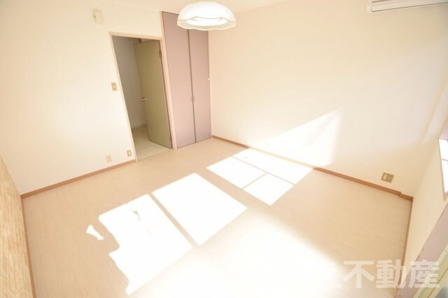 物件内観写真3　(使いやすいリビングです)