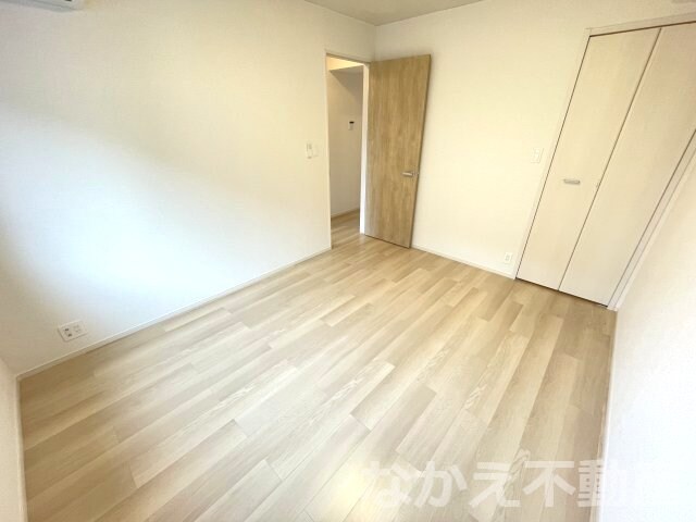 物件内観写真14　(使い勝手のいい寝室です)