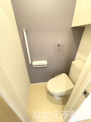 物件内観写真6　(ゆったりとした空間のトイレです)