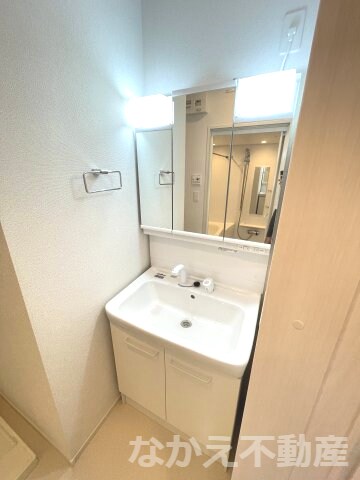 物件内観写真10　(忙しい朝には欠かせない洗面所です)