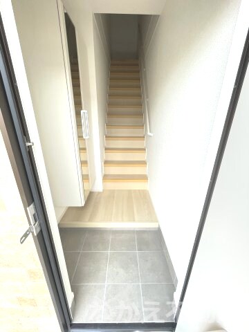 物件内観写真11　(きれいな玄関です)