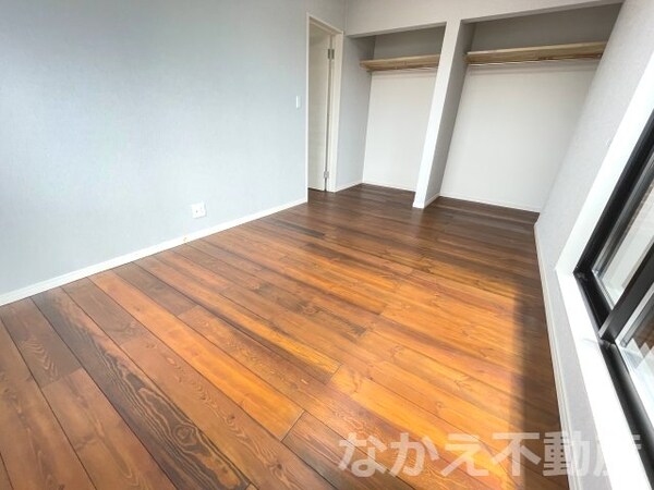 寝室(使い勝手のいい寝室です)