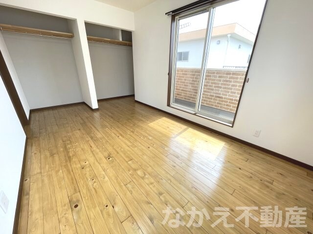 物件内観写真5　(使い勝手のいい寝室です)