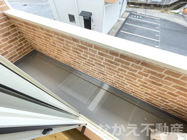 物件内観写真11　(お洗濯にも便利なバルコニー付き)