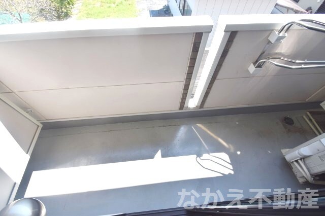 物件内観写真10　(暖かな日差しのふりそそぐバルコニー)