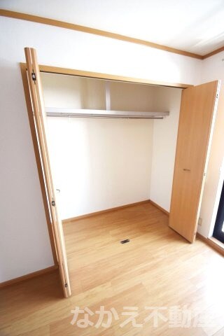 物件内観写真11　(大きなスペースがあり、収納には困りません)