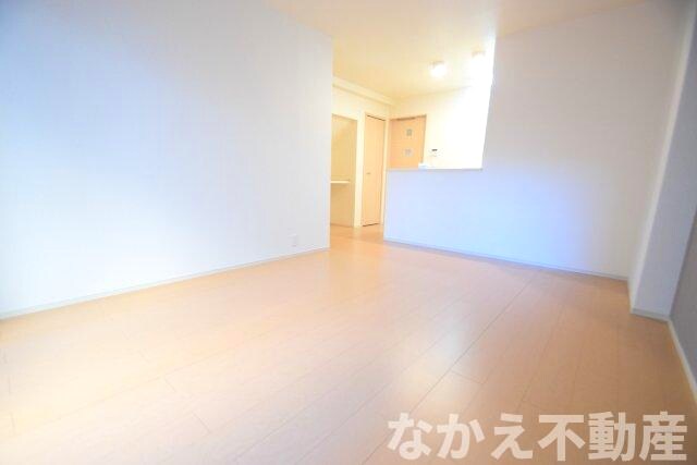 物件内観写真2　(居間です)