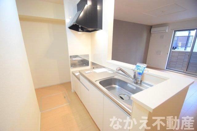物件内観写真6　(コンパクトなキッチンで掃除もラクラク)