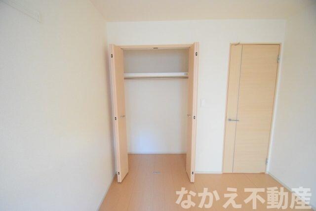 物件内観写真12　(小物を収納するのに便利です)