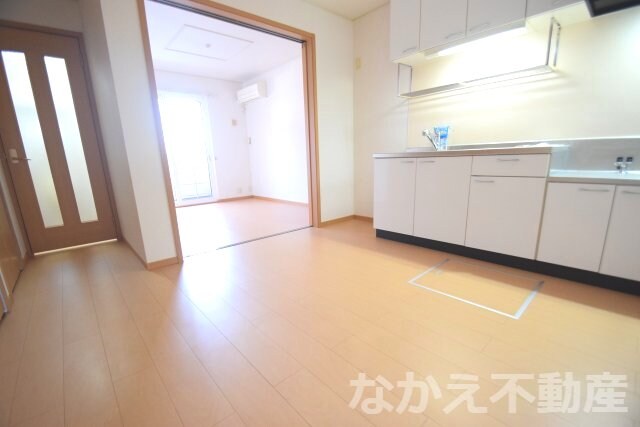 物件内観写真2　(居間です)