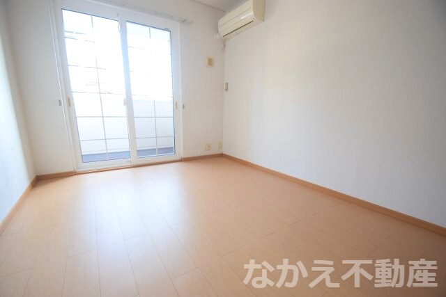 物件内観写真3　(使い勝手のいい寝室です)