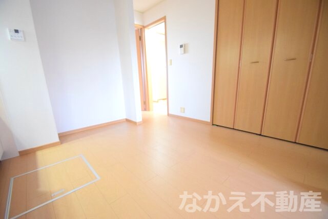 物件内観写真13　(ゆったり過ごせる居間です)