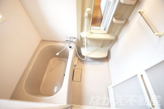 物件内観写真5　(日々の疲れを癒すお風呂付です)