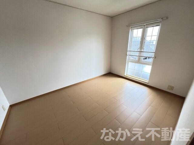 物件内観写真13　(使い勝手のいい寝室です)