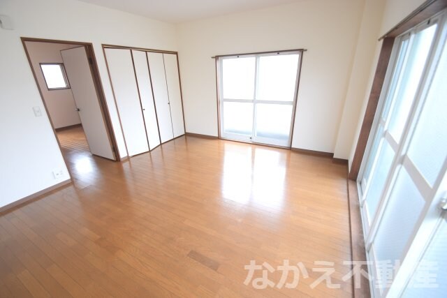 物件内観写真4　(ゆったり過ごせる居間です)