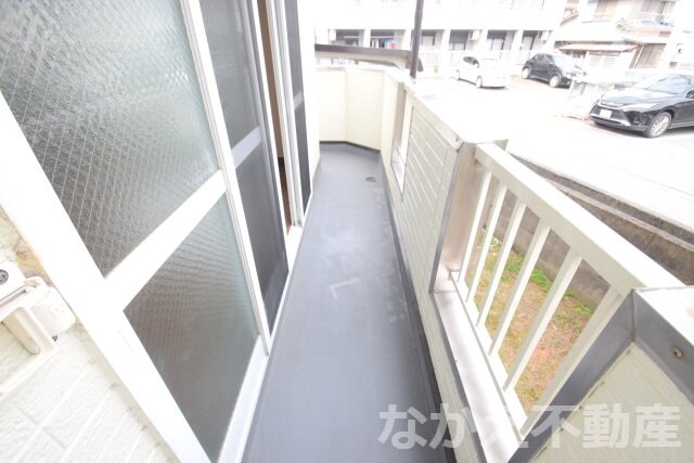 物件内観写真8　(広々としたバルコニーです)