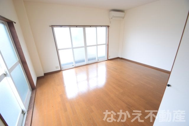 物件内観写真14　(使い勝手のいい寝室です)