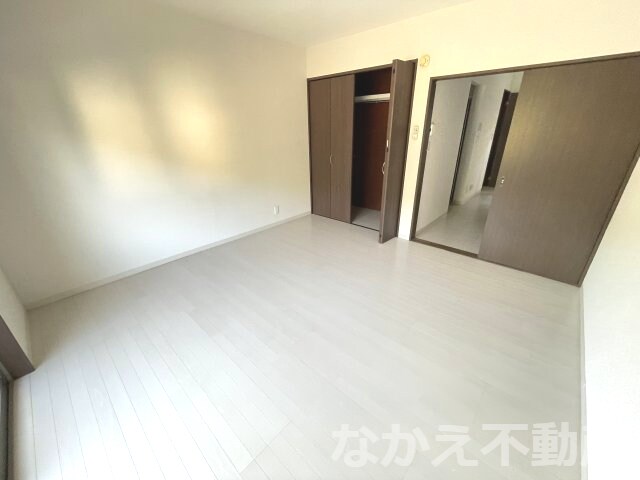 物件内観写真5　(ゆったり過ごせる居間です)