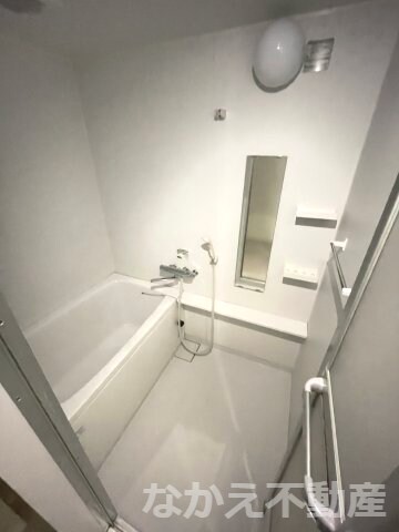 物件内観写真8　(コンパクトで使いやすいお風呂です)