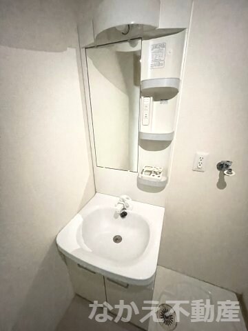 物件内観写真10　(忙しい朝には欠かせない洗面所です)