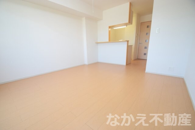 物件内観写真3　(使いやすいリビングです)