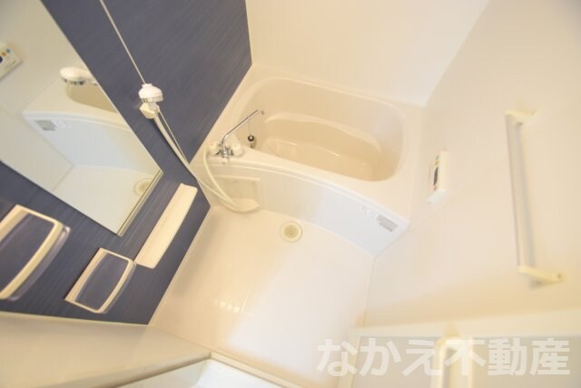 物件内観写真7　(きれいなお風呂です)