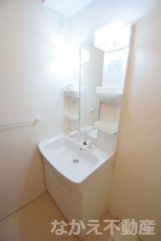 物件内観写真9　(忙しい朝には欠かせない洗面所です)