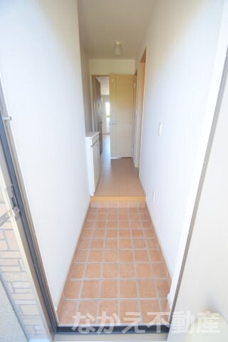 物件内観写真10　(落ち着いた玄関です)