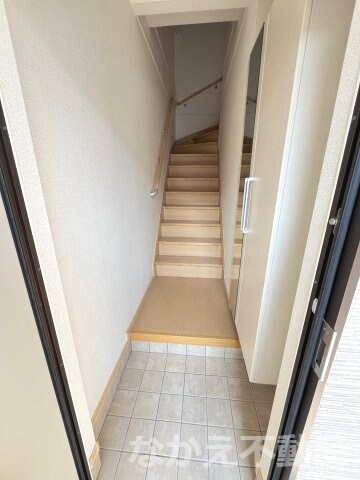 物件内観写真9　(落ち着いた玄関です)