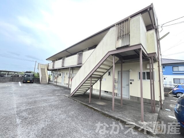 物件外観写真1　(きれいな外観です)