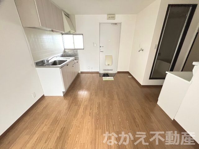 物件内観写真2　(ゆったり過ごせるリビングです)