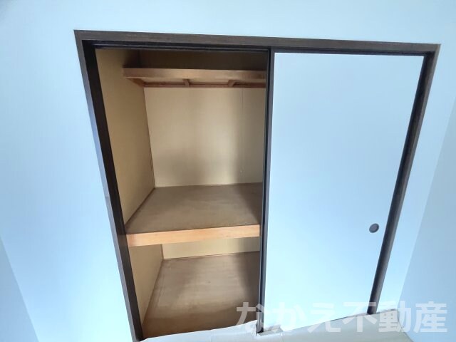 物件内観写真11　(収納スペース豊富です)