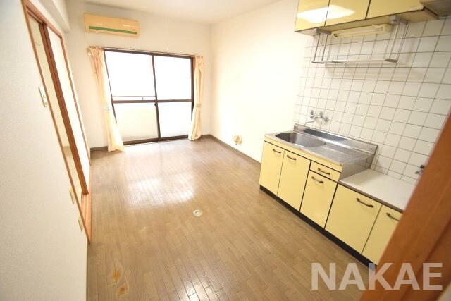 物件内観写真3　(使いやすいリビングです)