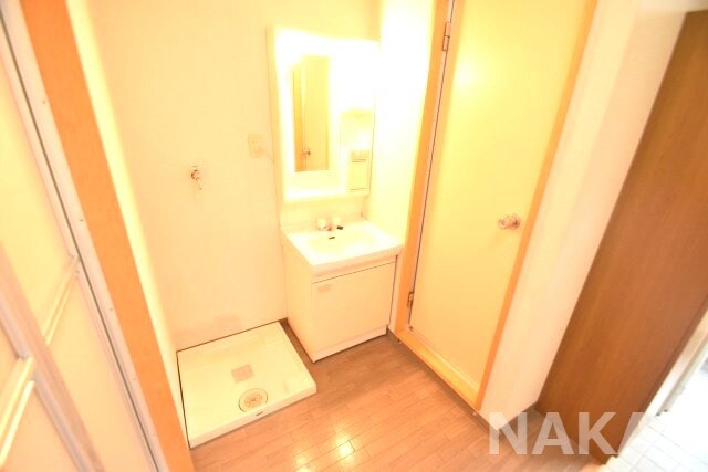 物件内観写真8　(脱衣スペースもあります)