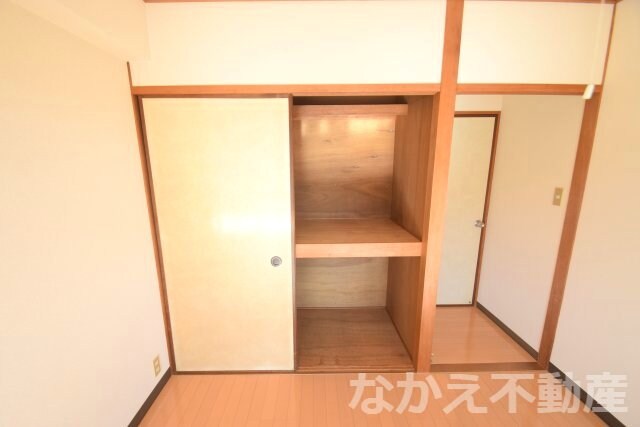 物件内観写真11　(便利な収納スペースです)