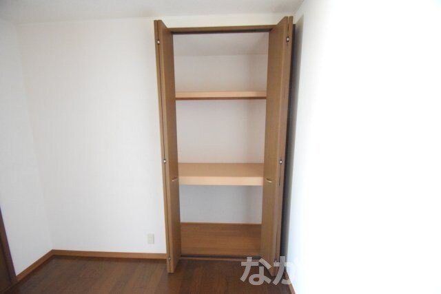 物件内観写真11　(小物を収納するのに便利です)