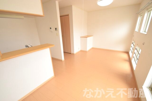 物件内観写真3　(個人の部屋や寝室として使える洋室です)