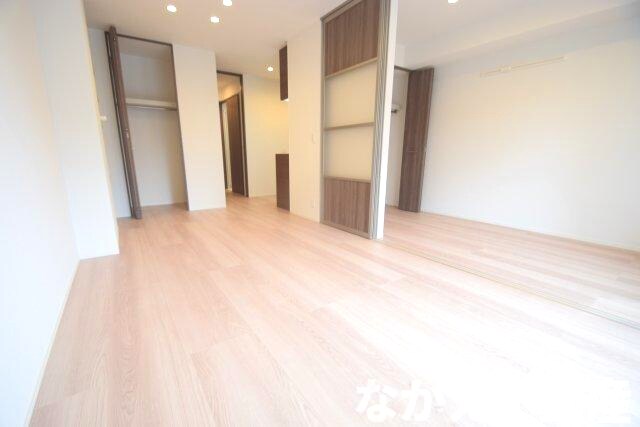 物件内観写真2　(おしゃれなリビングです)