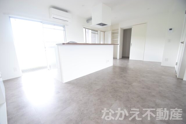 物件内観写真2　(使いやすい居間です)