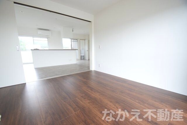 物件内観写真11　(リビングです)