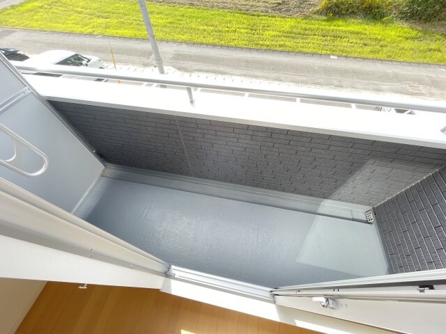 物件内観写真13　(落ち着いた時間を過ごせるバルコニーです)