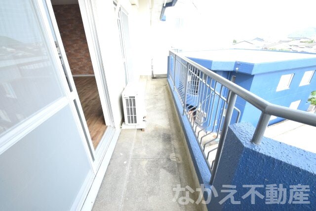 物件内観写真10　(バルコニーからの眺めを楽しみながら食事をしませんか)