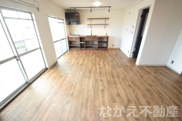 物件内観写真14　(個人の部屋や寝室として使える洋室です)