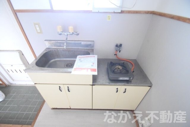 物件内観写真6　(コンパクトなキッチンで掃除もラクラク)