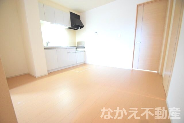 物件内観写真2　(ゆったりとしたリビングです)